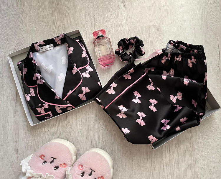 لباسراحتی ساتن طرح پاپیون Black pink